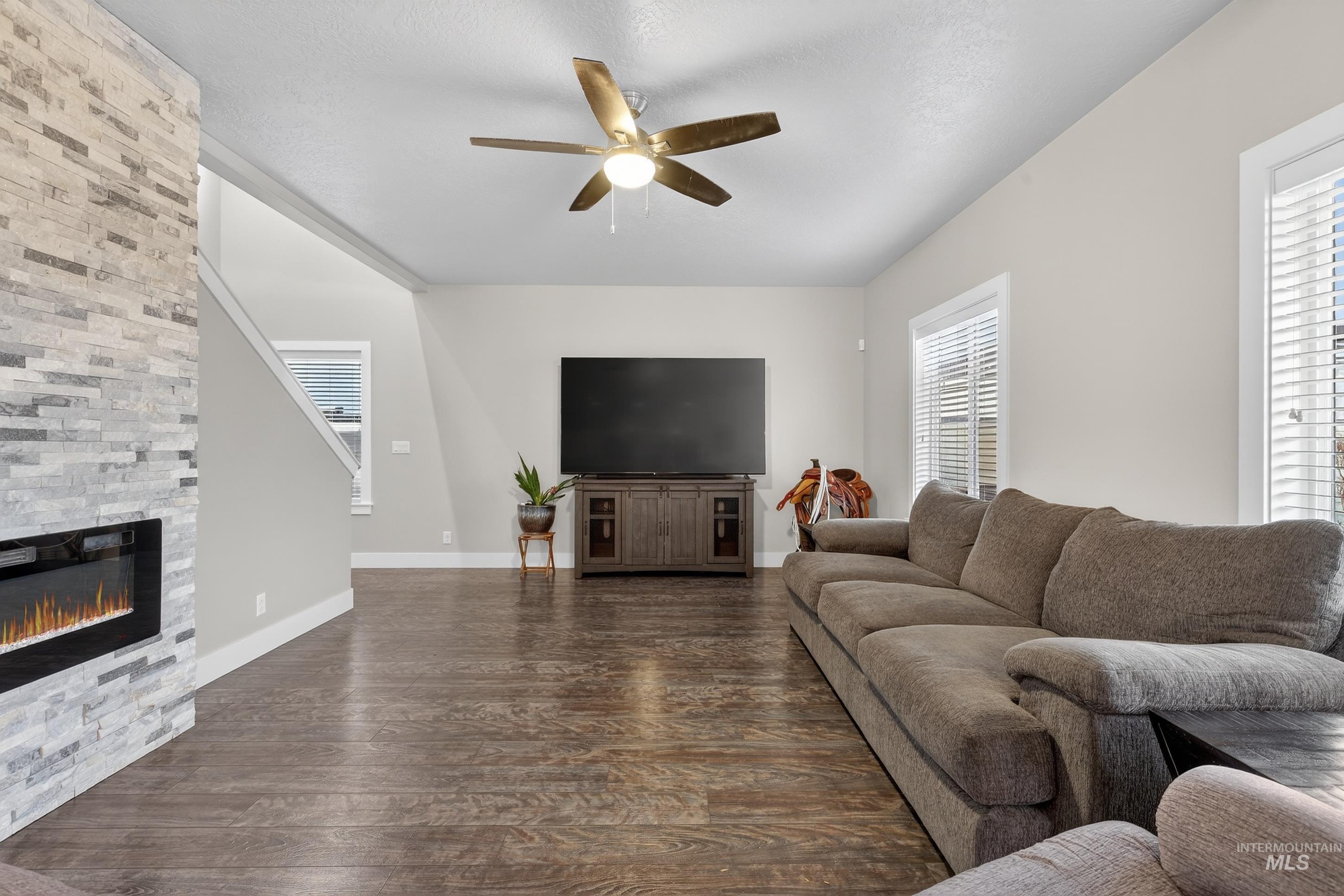 5657 W Song Sparrow St, Boise, Idaho 83714, 4 Bedrooms, 3 Bathrooms, Residential For Sale, Price $550,000,MLS 98976154