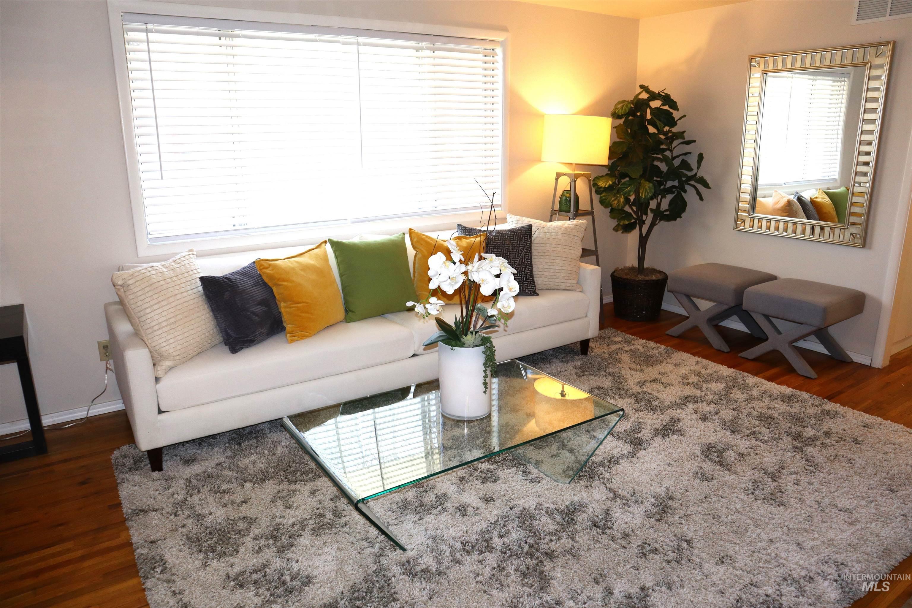 2627 Eldorado St, Boise, Idaho 83704, 3 Bedrooms, 1.5 Bathrooms, Residential For Sale, Price $380,000,MLS 98976157