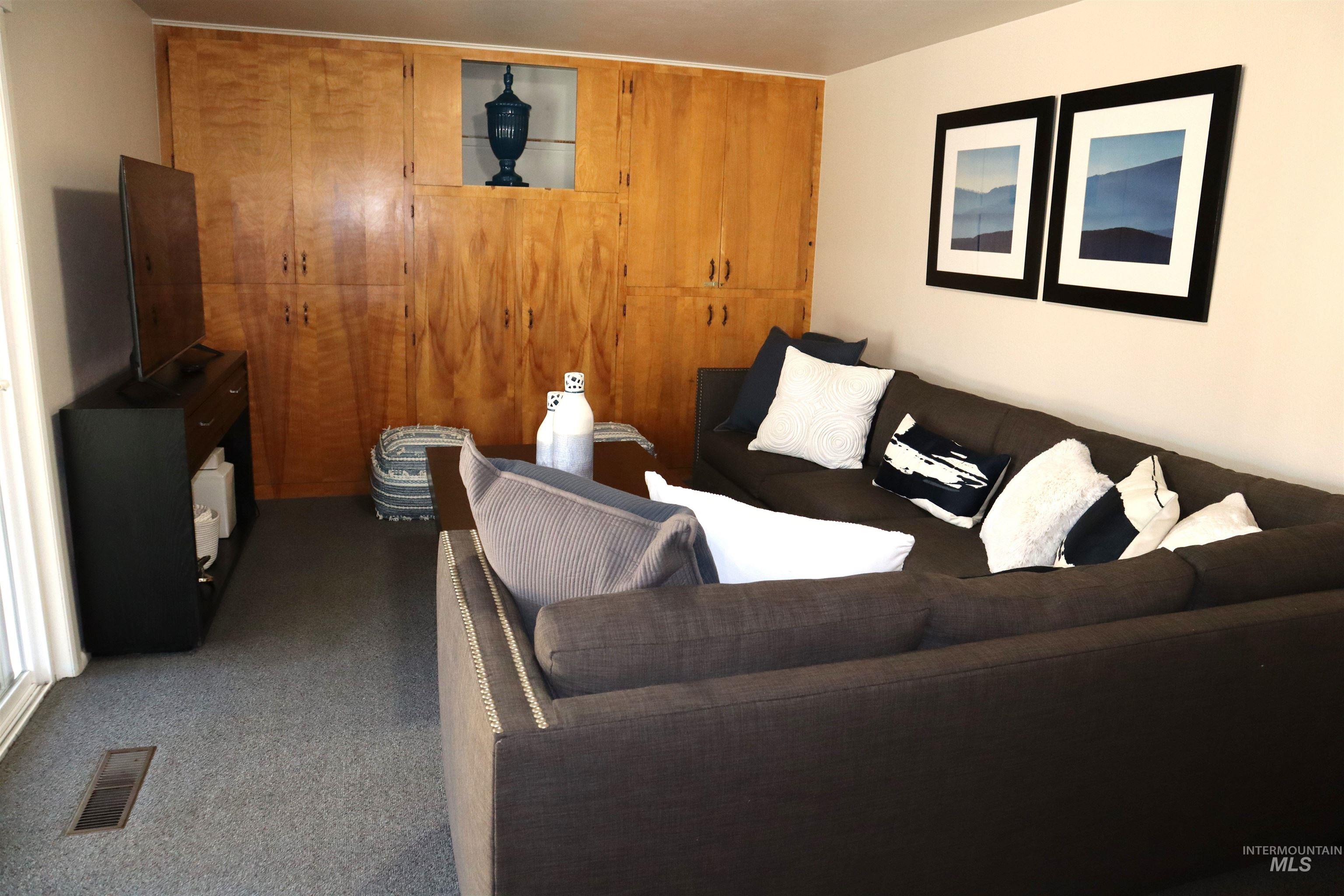 2627 Eldorado St, Boise, Idaho 83704, 3 Bedrooms, 1.5 Bathrooms, Residential For Sale, Price $380,000,MLS 98976157