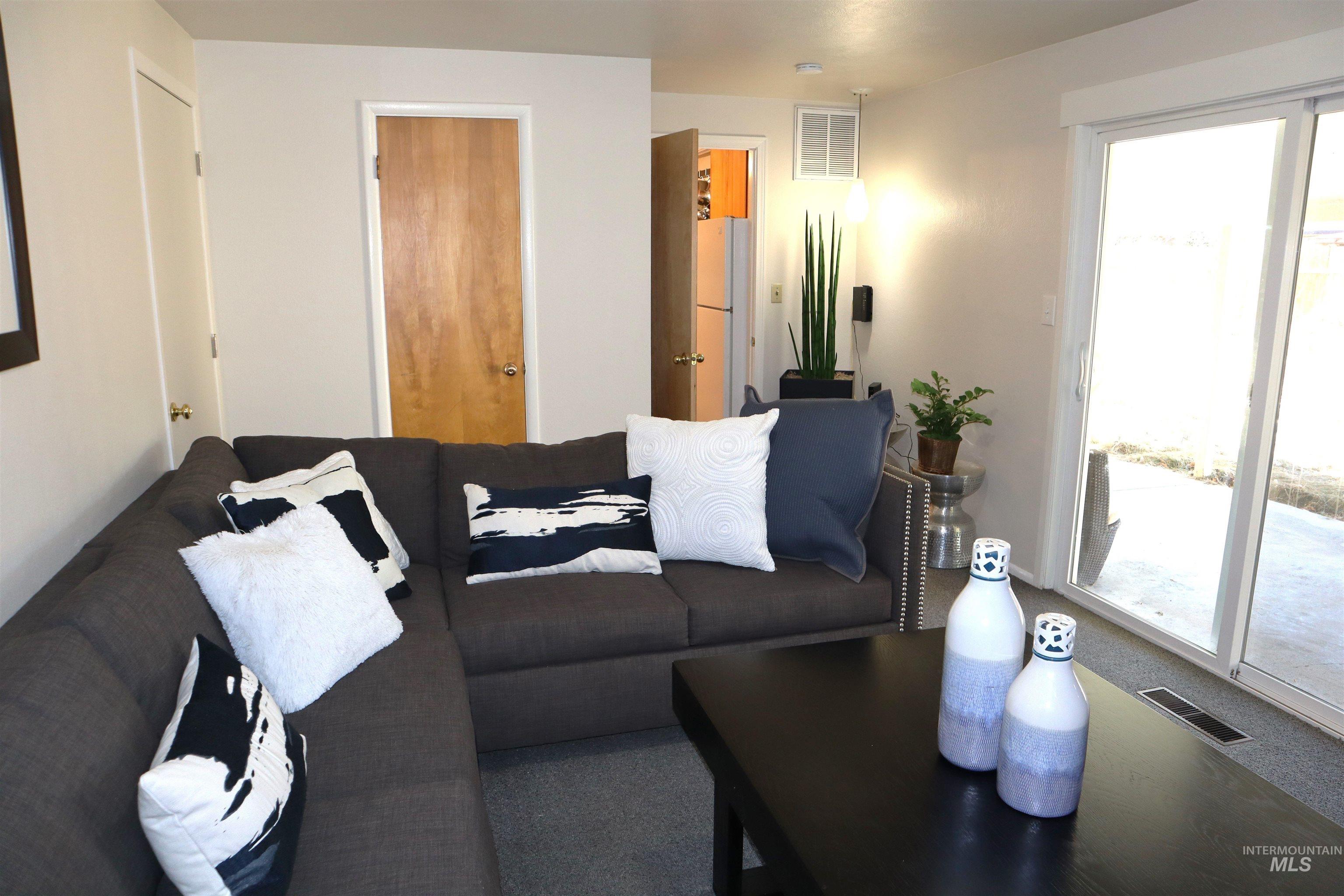 2627 Eldorado St, Boise, Idaho 83704, 3 Bedrooms, 1.5 Bathrooms, Residential For Sale, Price $380,000,MLS 98976157