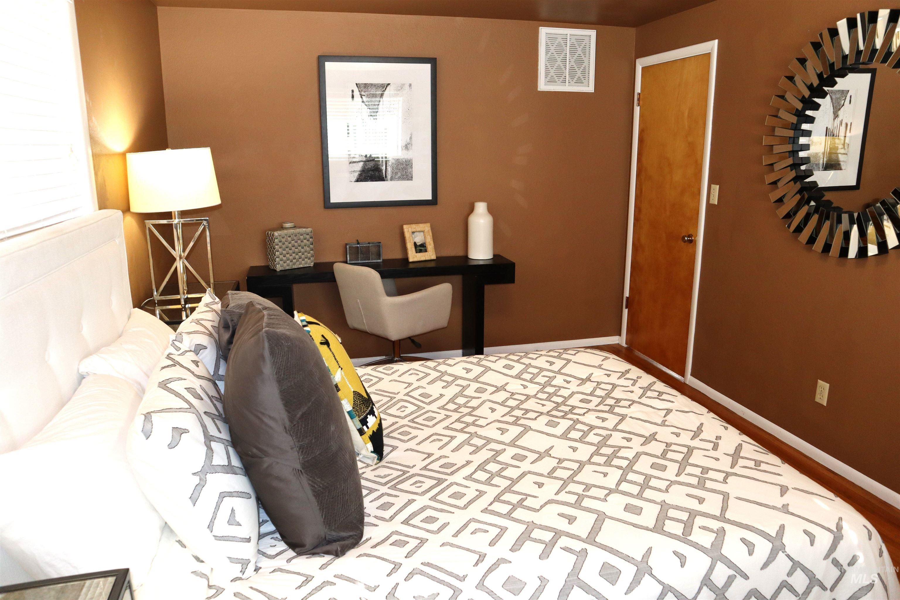 2627 Eldorado St, Boise, Idaho 83704, 3 Bedrooms, 1.5 Bathrooms, Residential For Sale, Price $380,000,MLS 98976157