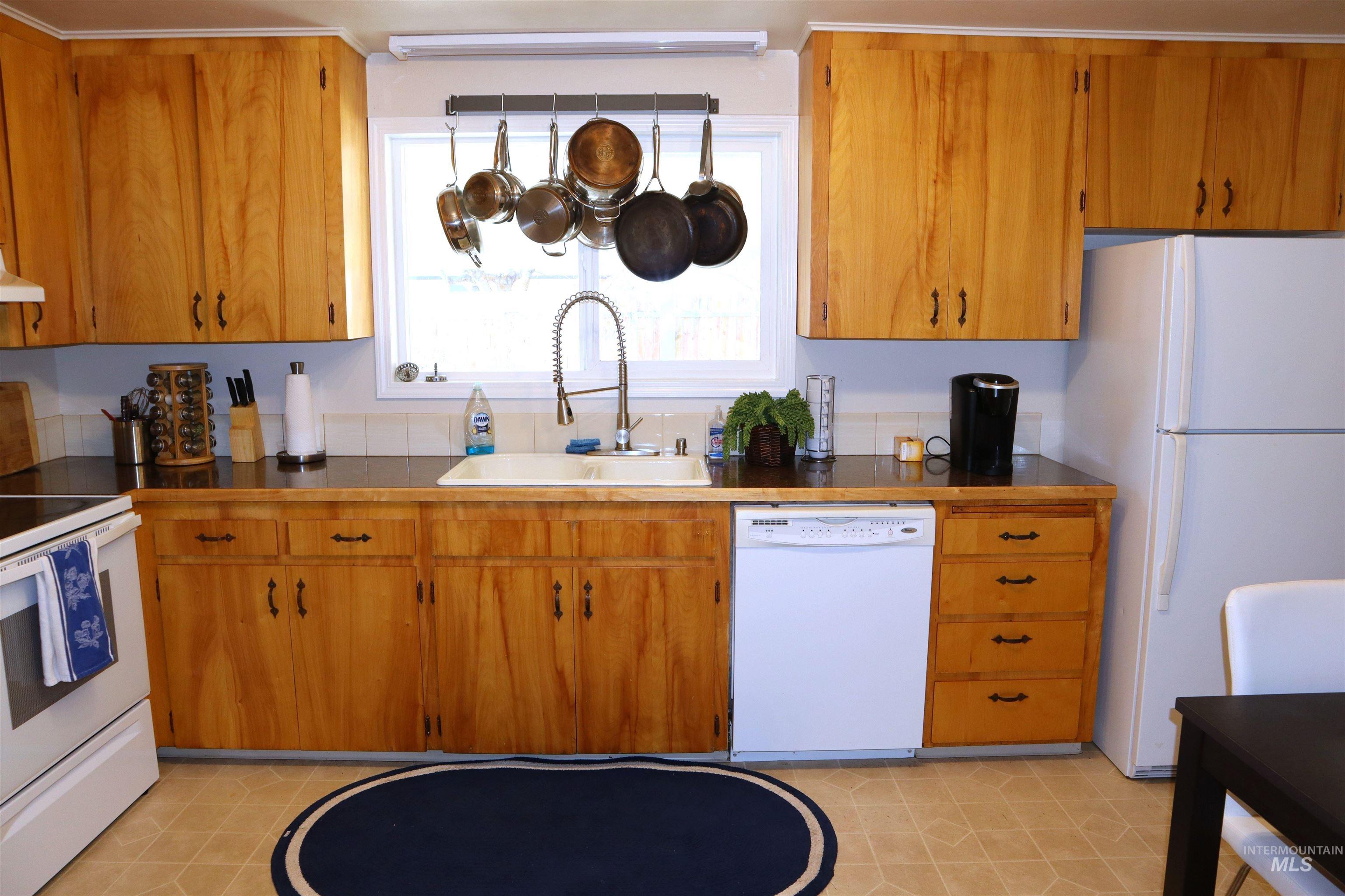 2627 Eldorado St, Boise, Idaho 83704, 3 Bedrooms, 1.5 Bathrooms, Residential For Sale, Price $380,000,MLS 98976157