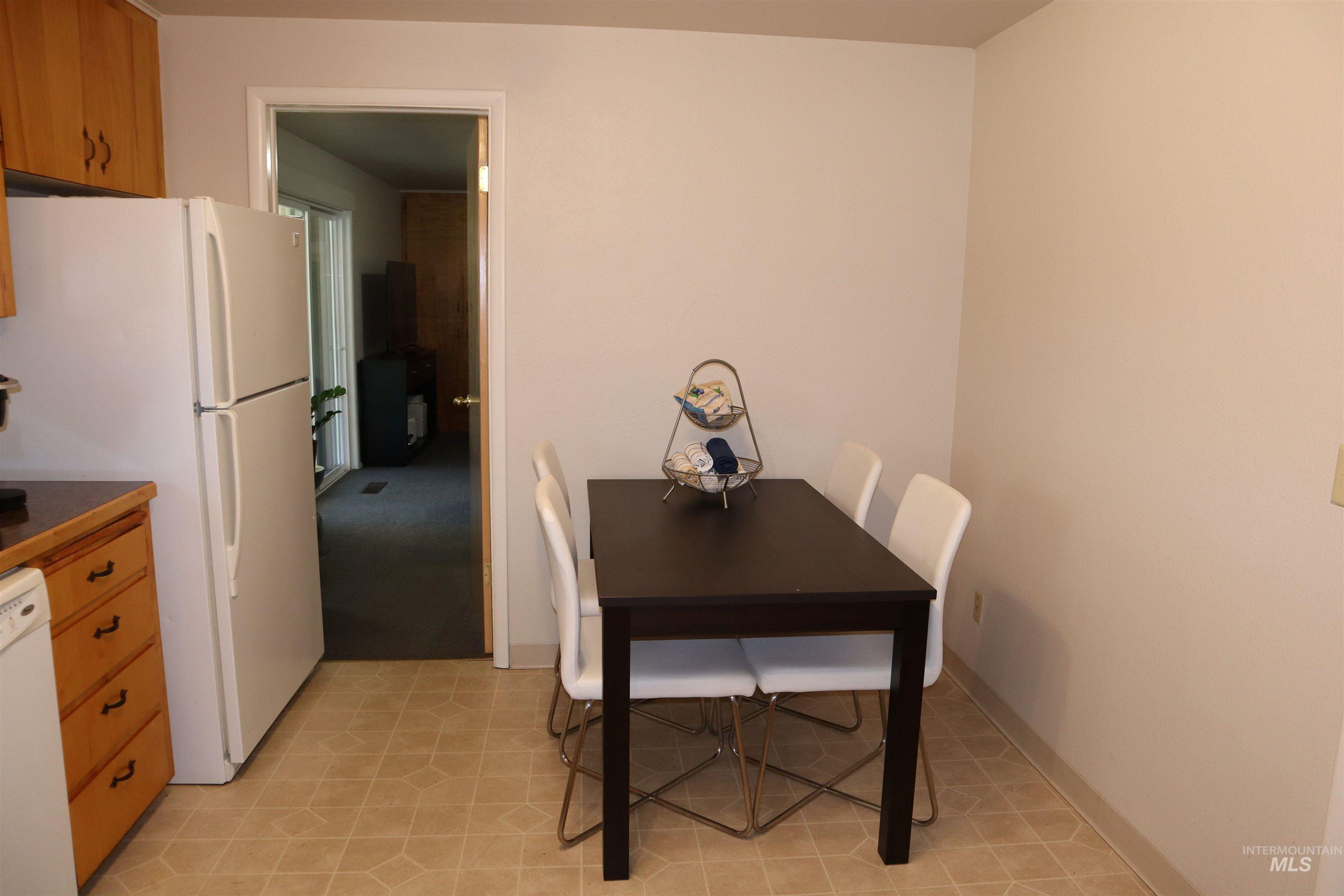 2627 Eldorado St, Boise, Idaho 83704, 3 Bedrooms, 1.5 Bathrooms, Residential For Sale, Price $380,000,MLS 98976157