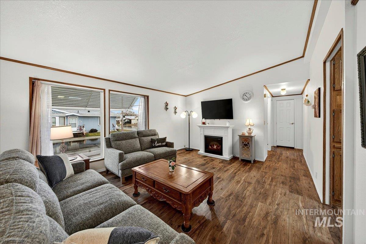 1907 W Flamingo Ave, Nampa, Idaho 83651, 3 Bedrooms, 2 Bathrooms, Residential For Sale, Price $189,000, 98976184