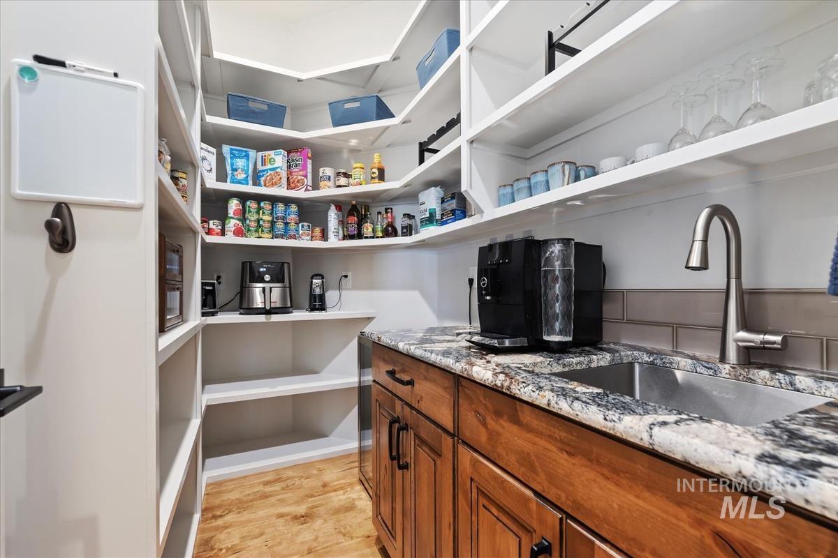 22334 Sirocco Ct, Caldwell, Idaho 83607, 4 Bedrooms, 3.5 Bathrooms, Residential For Sale, Price $1,075,000,MLS 98976186