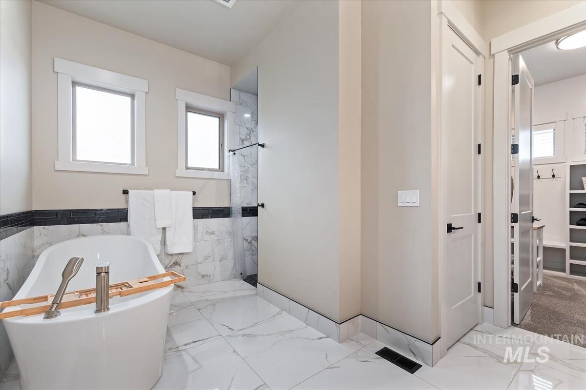 22334 Sirocco Ct, Caldwell, Idaho 83607, 4 Bedrooms, 3.5 Bathrooms, Residential For Sale, Price $1,075,000,MLS 98976186