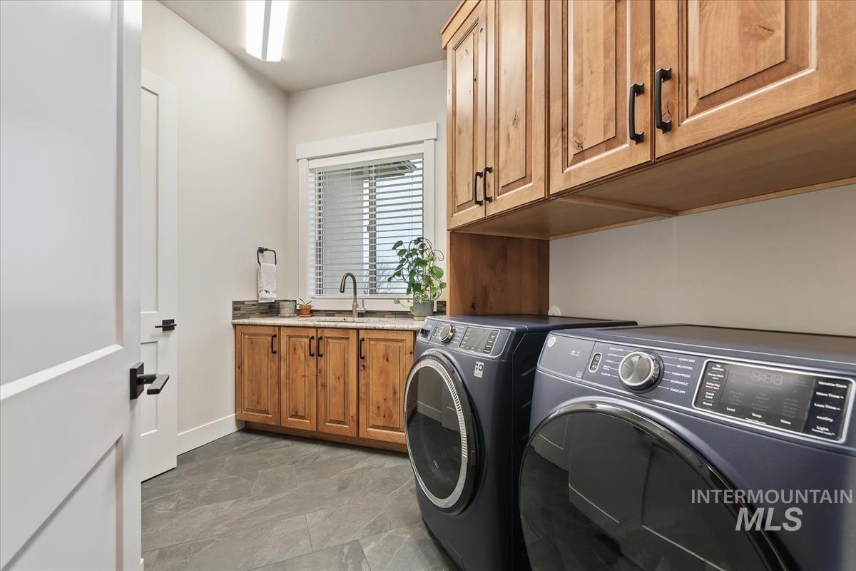 22334 Sirocco Ct, Caldwell, Idaho 83607, 4 Bedrooms, 3.5 Bathrooms, Residential For Sale, Price $1,075,000,MLS 98976186