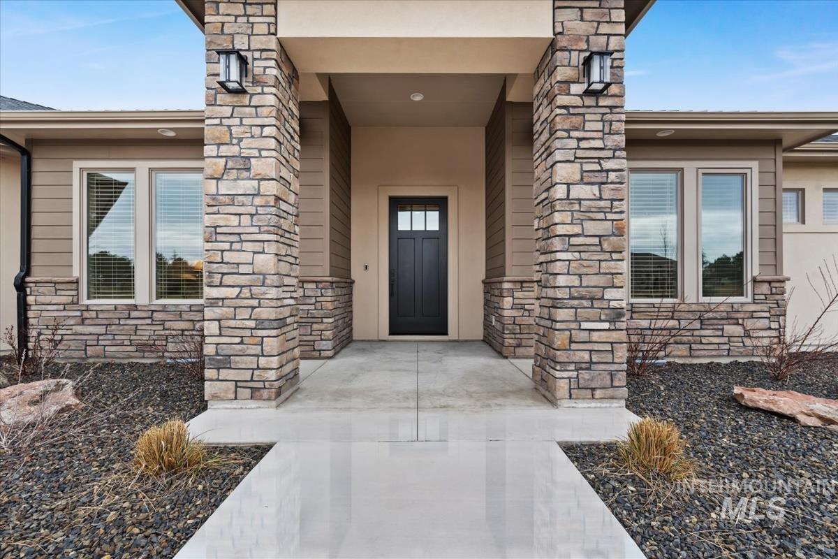 22334 Sirocco Ct, Caldwell, Idaho 83607, 4 Bedrooms, 3.5 Bathrooms, Residential For Sale, Price $1,049,900,MLS 98976186