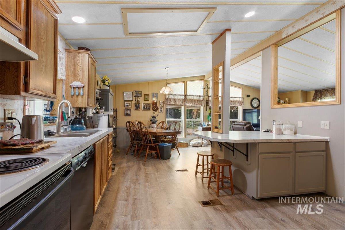 31854 Apple Valley, Parma, Idaho 83660, 3 Bedrooms, 2 Bathrooms, Residential For Sale, Price $475,000,MLS 98976187