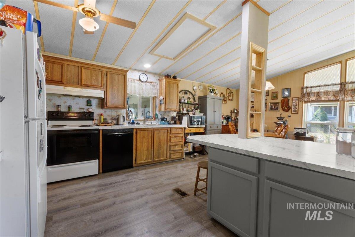 31854 Apple Valley, Parma, Idaho 83660, 3 Bedrooms, 2 Bathrooms, Residential For Sale, Price $475,000,MLS 98976187