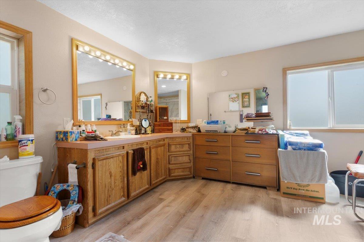 31854 Apple Valley, Parma, Idaho 83660, 3 Bedrooms, 2 Bathrooms, Residential For Sale, Price $475,000,MLS 98976187