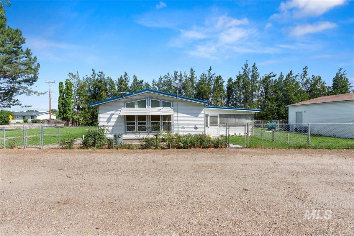 31854 Apple Valley, Parma, Idaho 83660, 3 Bedrooms, 2 Bathrooms, Residential For Sale, Price $475,000,MLS 98976187