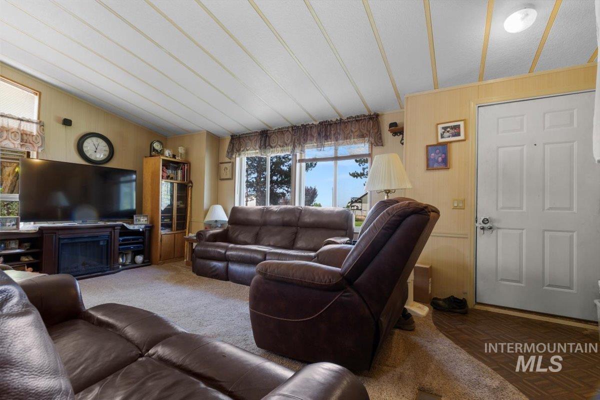 31854 Apple Valley, Parma, Idaho 83660, 3 Bedrooms, 2 Bathrooms, Residential For Sale, Price $475,000,MLS 98976187