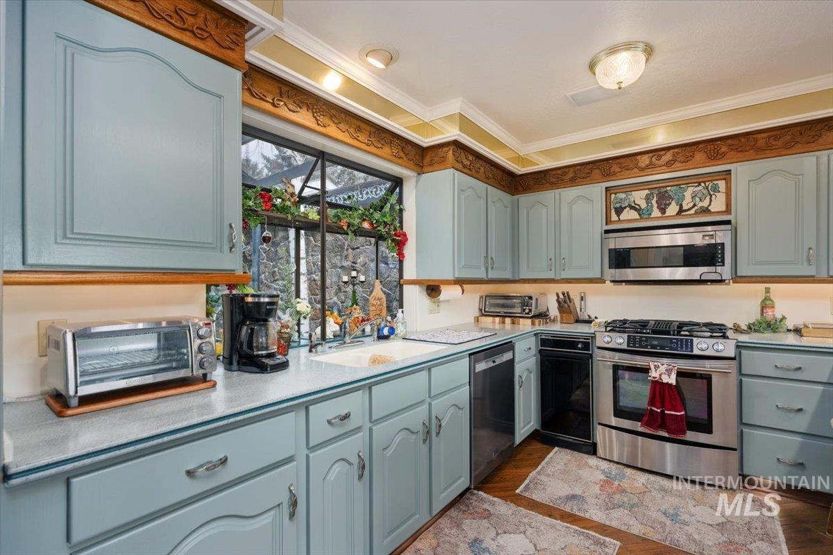 300 Morrison St, Twin Falls, Idaho 83301, 2 Bedrooms, 2 Bathrooms, Residential For Sale, Price $379,900,MLS 98976188