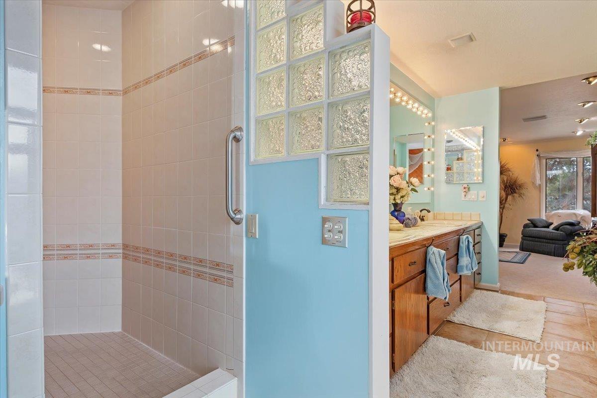 300 Morrison St, Twin Falls, Idaho 83301, 2 Bedrooms, 2 Bathrooms, Residential For Sale, Price $379,900,MLS 98976188