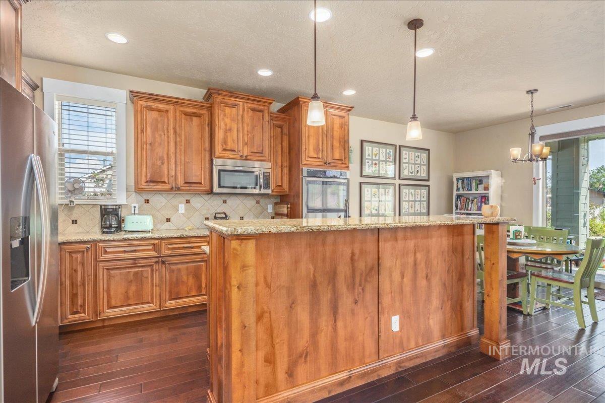 12621 S Carriage Hill Way, Nampa, Idaho 83686, 4 Bedrooms, 3.5 Bathrooms, Residential For Sale, Price $675,000, 98976190