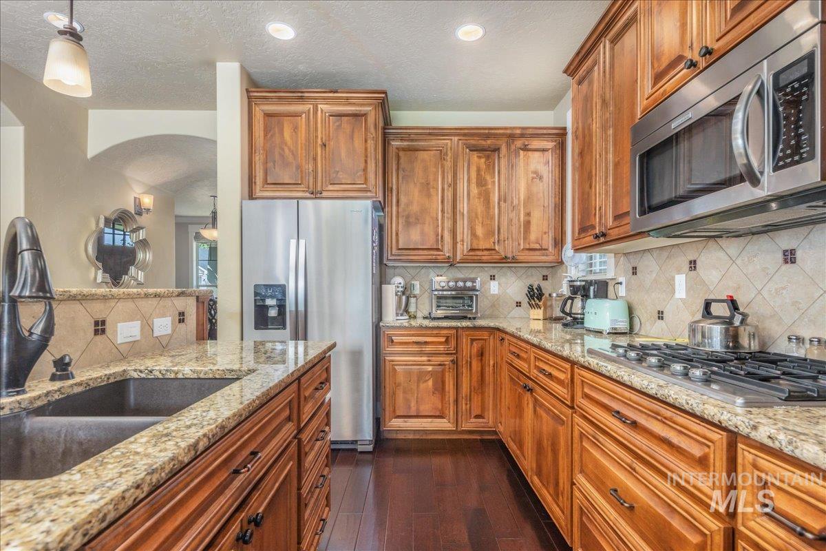 12621 S Carriage Hill Way, Nampa, Idaho 83686, 4 Bedrooms, 3.5 Bathrooms, Residential For Sale, Price $675,000, 98976190