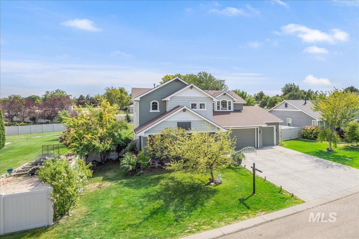 12621 S Carriage Hill Way, Nampa, Idaho 83686, 4 Bedrooms, 3.5 Bathrooms, Residential For Sale, Price $675,000, 98976190