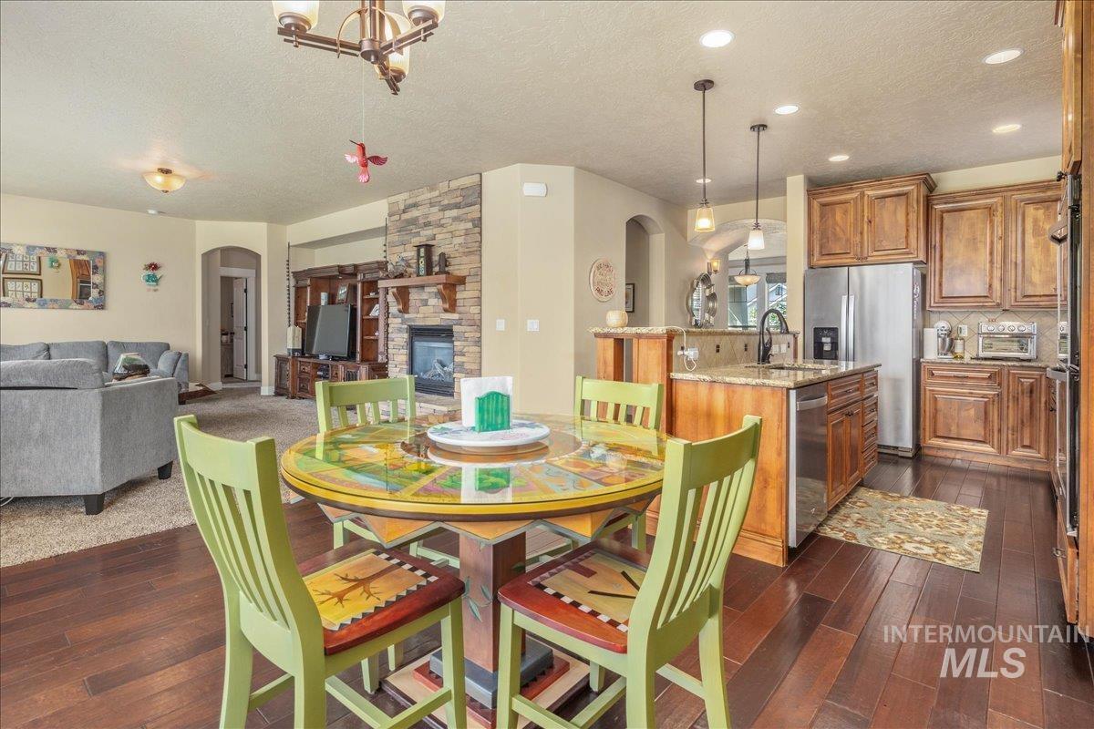 12621 S Carriage Hill Way, Nampa, Idaho 83686, 4 Bedrooms, 3.5 Bathrooms, Residential For Sale, Price $675,000, 98976190