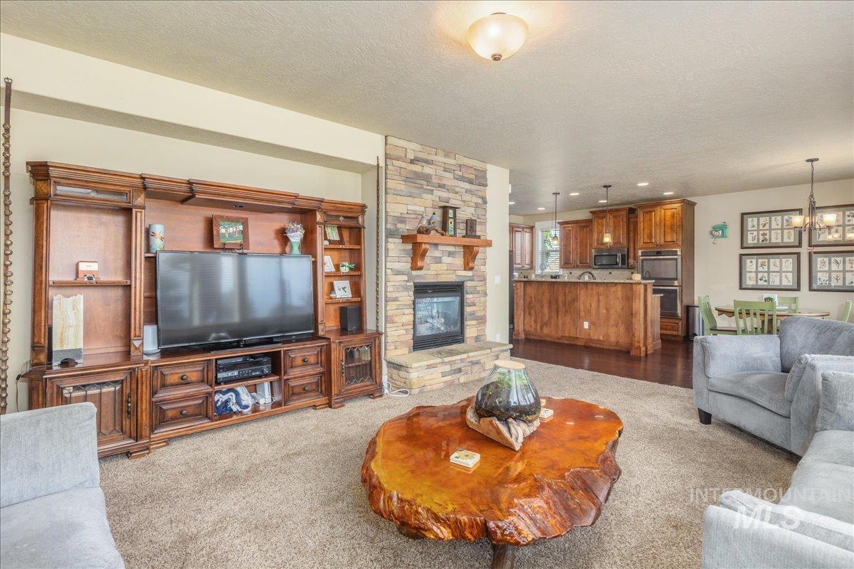12621 S Carriage Hill Way, Nampa, Idaho 83686, 4 Bedrooms, 3.5 Bathrooms, Residential For Sale, Price $675,000, 98976190