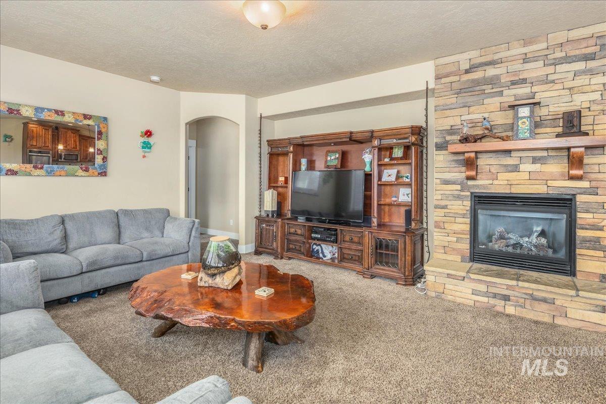 12621 S Carriage Hill Way, Nampa, Idaho 83686, 4 Bedrooms, 3.5 Bathrooms, Residential For Sale, Price $675,000, 98976190