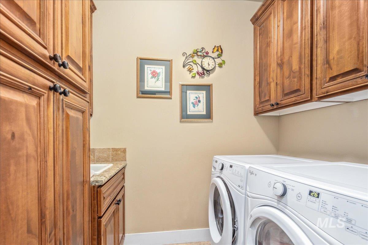 12621 S Carriage Hill Way, Nampa, Idaho 83686, 4 Bedrooms, 3.5 Bathrooms, Residential For Sale, Price $675,000, 98976190