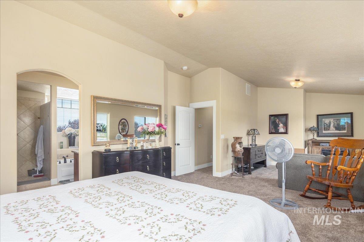 12621 S Carriage Hill Way, Nampa, Idaho 83686, 4 Bedrooms, 3.5 Bathrooms, Residential For Sale, Price $675,000, 98976190