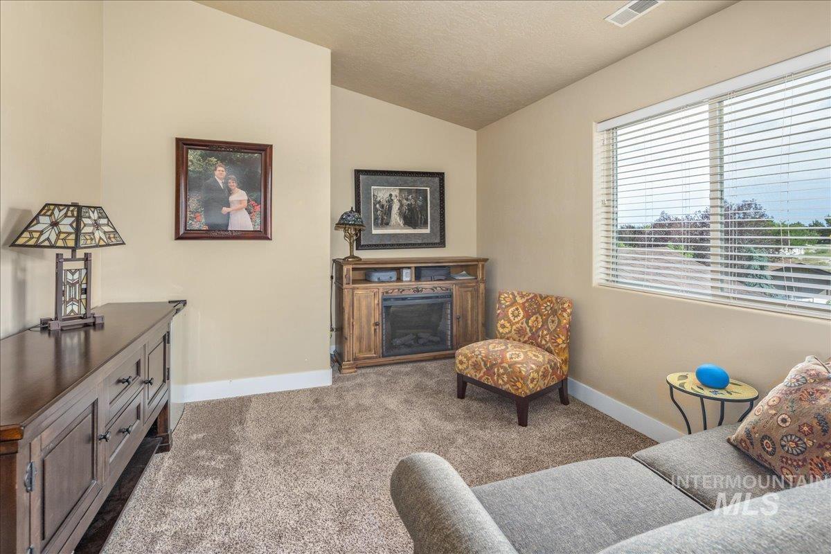12621 S Carriage Hill Way, Nampa, Idaho 83686, 4 Bedrooms, 3.5 Bathrooms, Residential For Sale, Price $675,000, 98976190