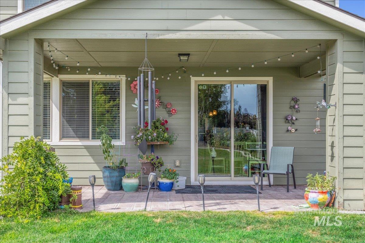 12621 S Carriage Hill Way, Nampa, Idaho 83686, 4 Bedrooms, 3.5 Bathrooms, Residential For Sale, Price $675,000, 98976190