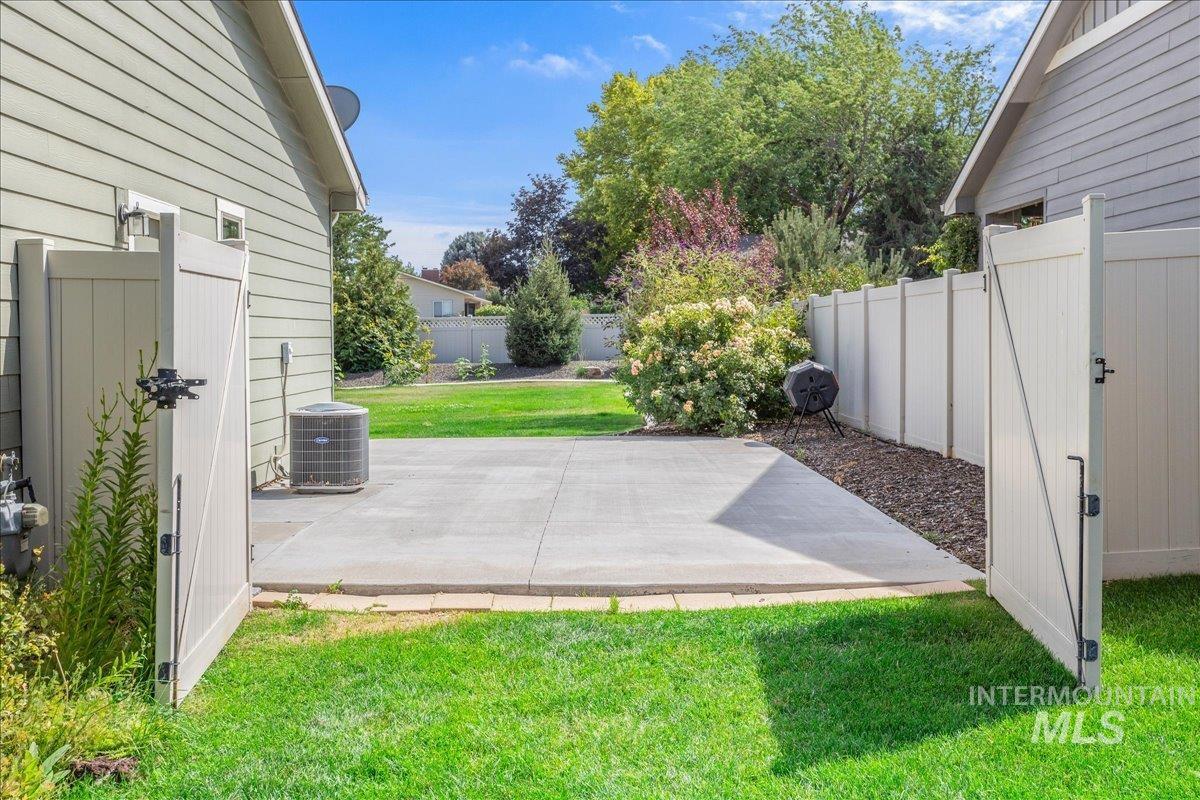 12621 S Carriage Hill Way, Nampa, Idaho 83686, 4 Bedrooms, 3.5 Bathrooms, Residential For Sale, Price $675,000, 98976190