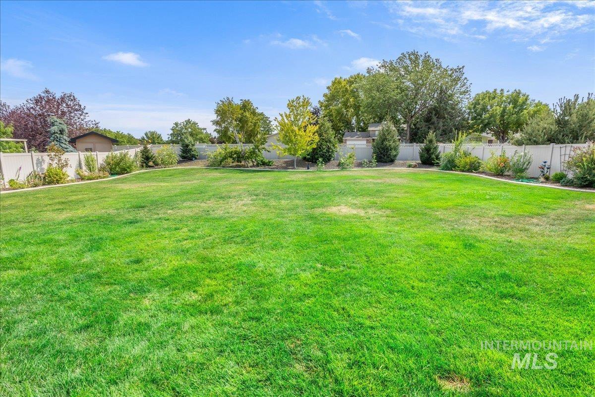 12621 S Carriage Hill Way, Nampa, Idaho 83686, 4 Bedrooms, 3.5 Bathrooms, Residential For Sale, Price $675,000, 98976190