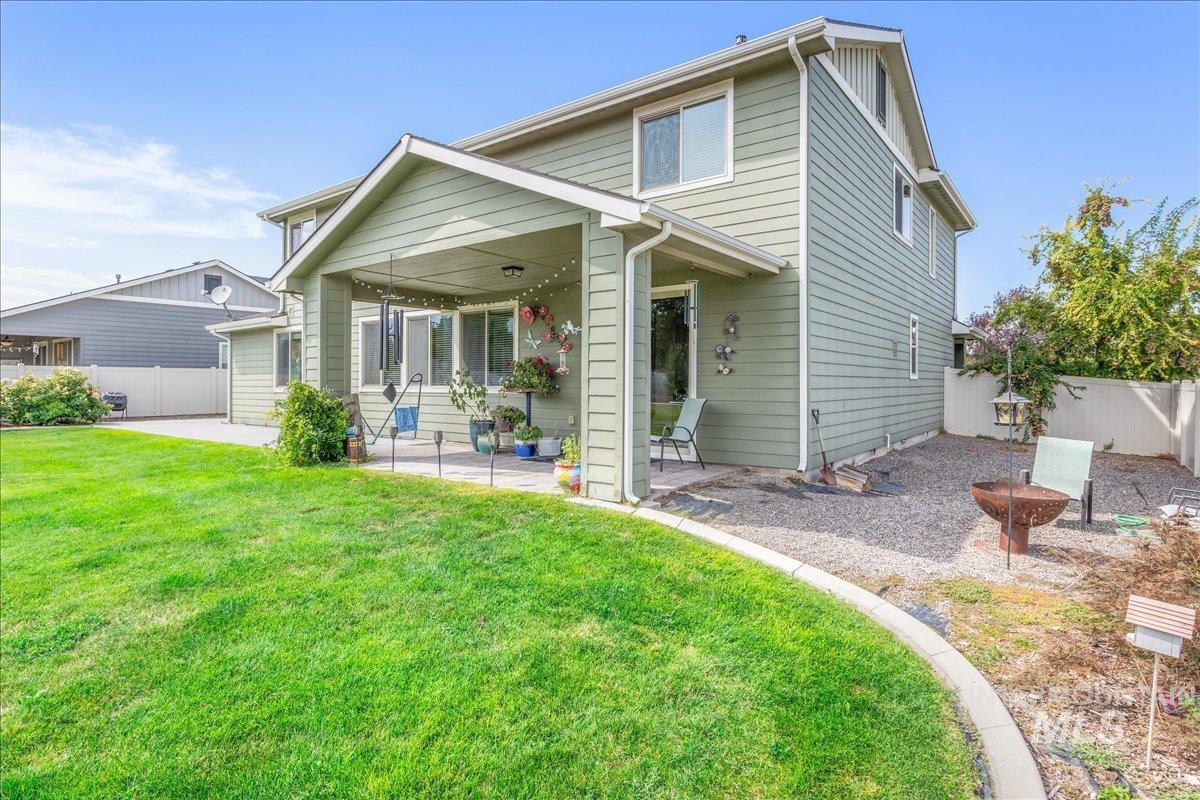 12621 S Carriage Hill Way, Nampa, Idaho 83686, 4 Bedrooms, 3.5 Bathrooms, Residential For Sale, Price $675,000, 98976190