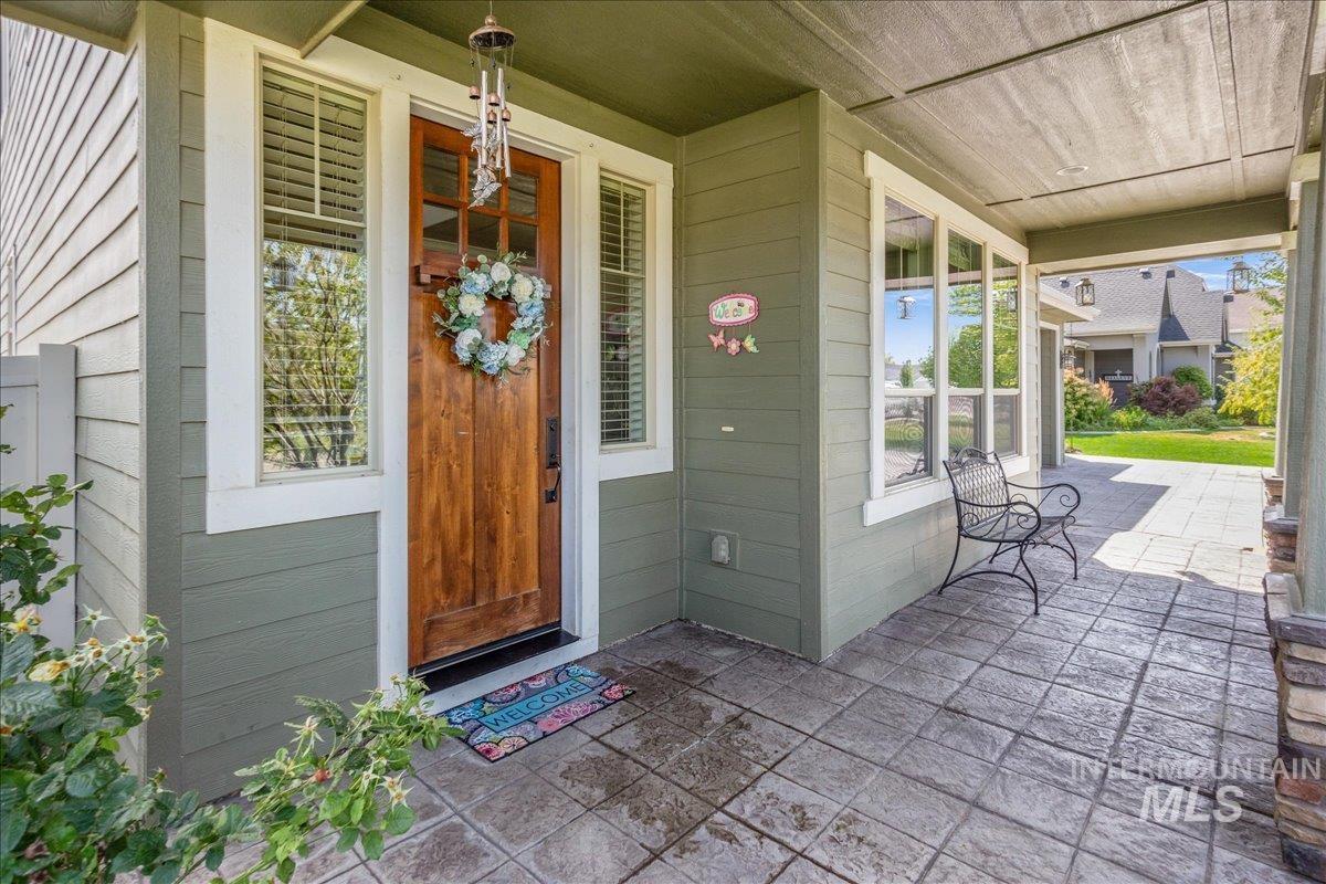 12621 S Carriage Hill Way, Nampa, Idaho 83686, 4 Bedrooms, 3.5 Bathrooms, Residential For Sale, Price $675,000, 98976190