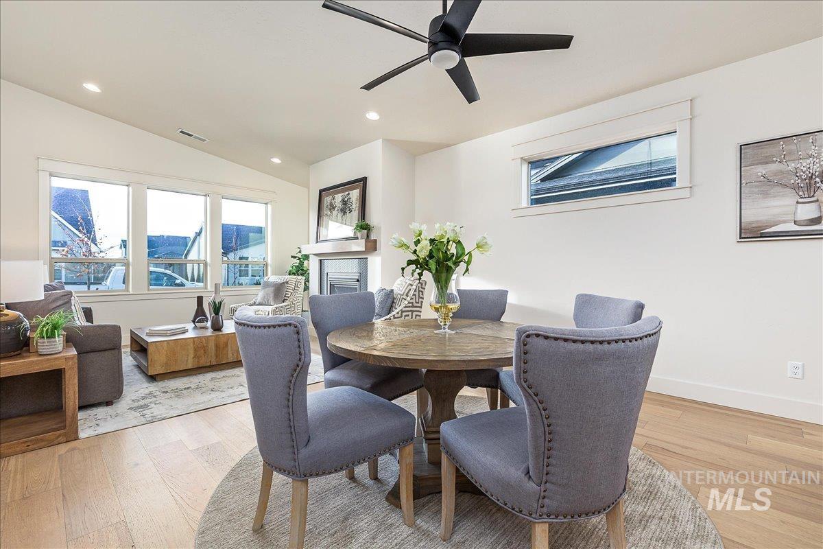 8320 W Meltwater Ln, Eagle, Idaho 83616, 3 Bedrooms, 2 Bathrooms, Residential For Sale, Price $565,000,MLS 98976193