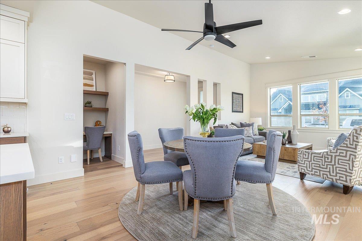 8320 W Meltwater Ln, Eagle, Idaho 83616, 3 Bedrooms, 2 Bathrooms, Residential For Sale, Price $565,000,MLS 98976193