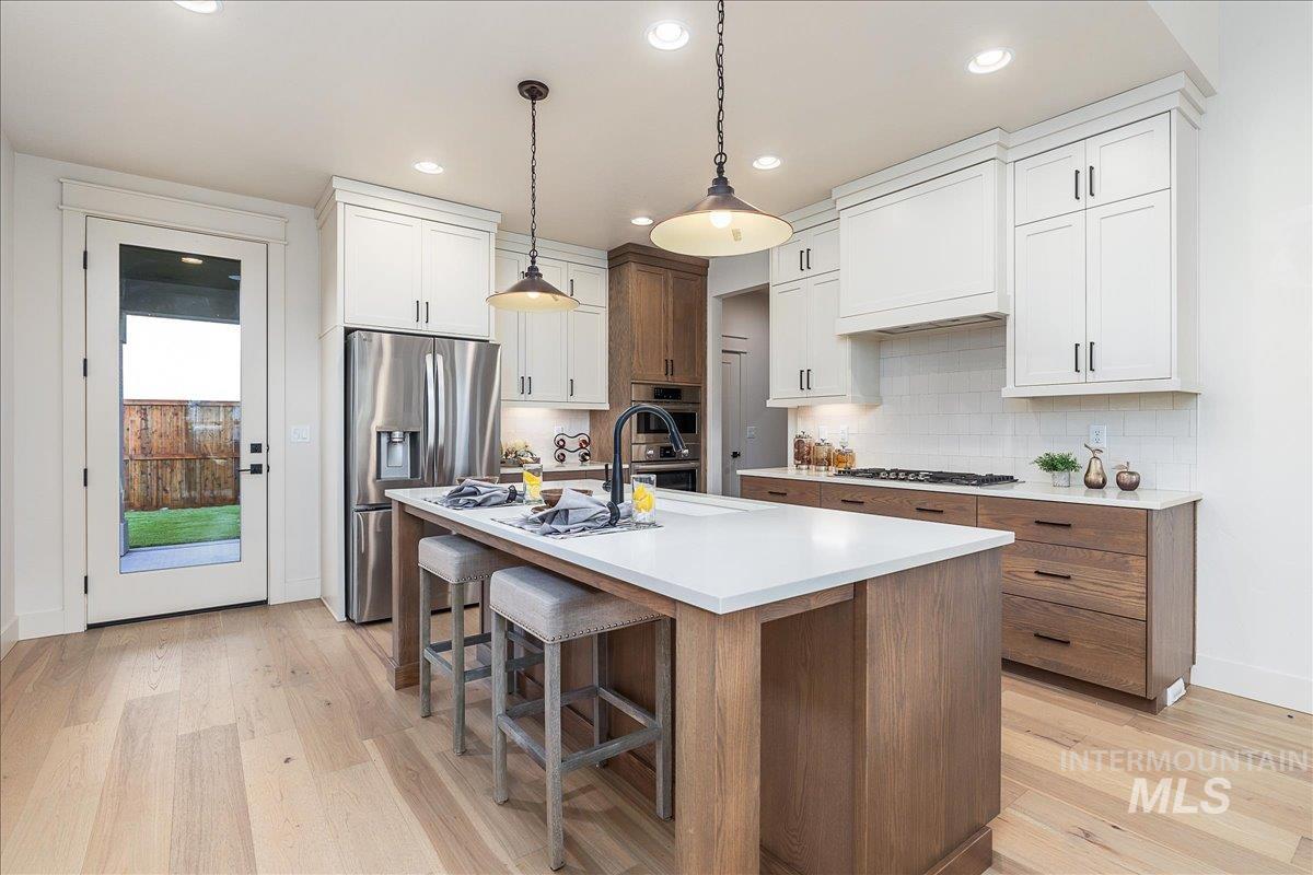 8320 W Meltwater Ln, Eagle, Idaho 83616, 3 Bedrooms, 2 Bathrooms, Residential For Sale, Price $565,000,MLS 98976193