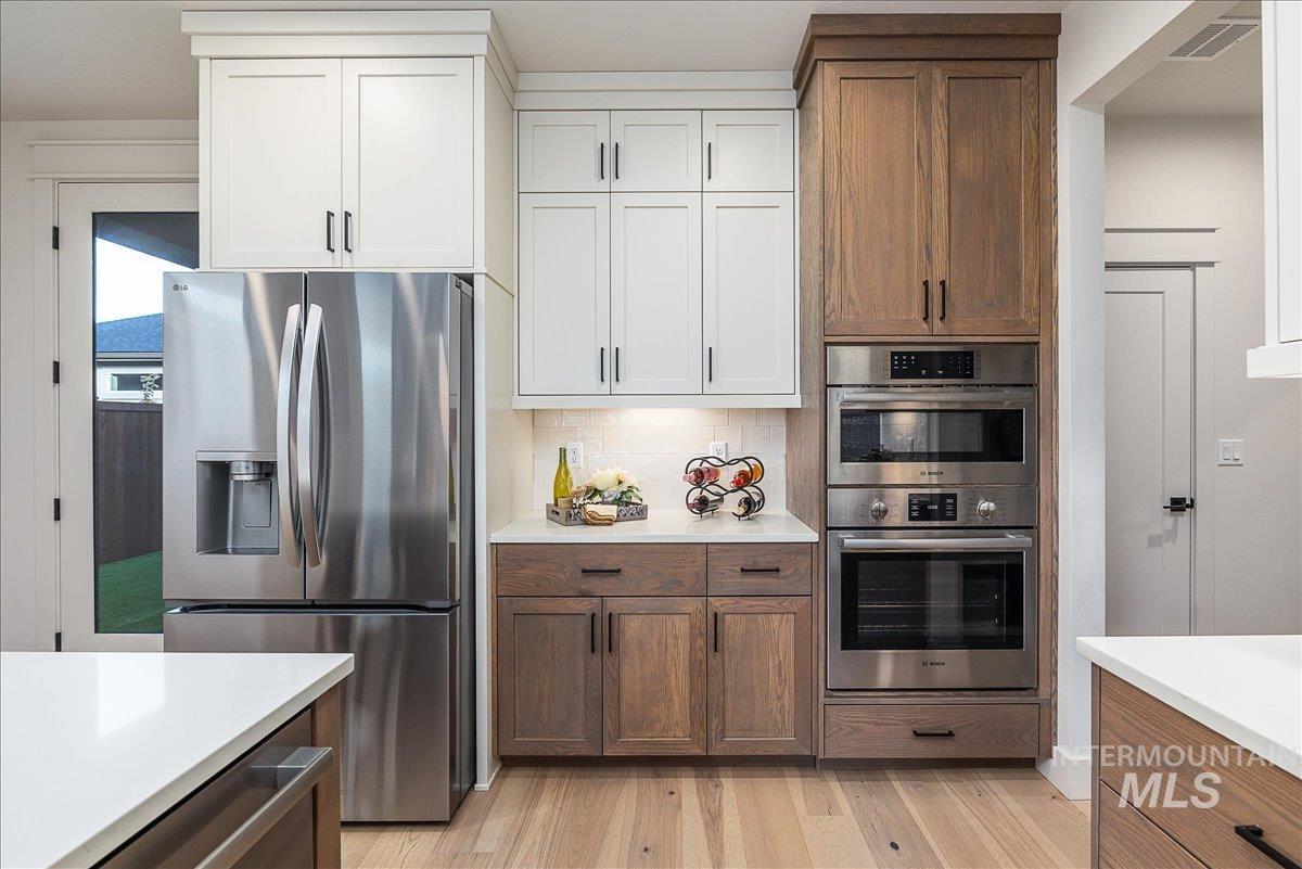 8320 W Meltwater Ln, Eagle, Idaho 83616, 3 Bedrooms, 2 Bathrooms, Residential For Sale, Price $565,000,MLS 98976193