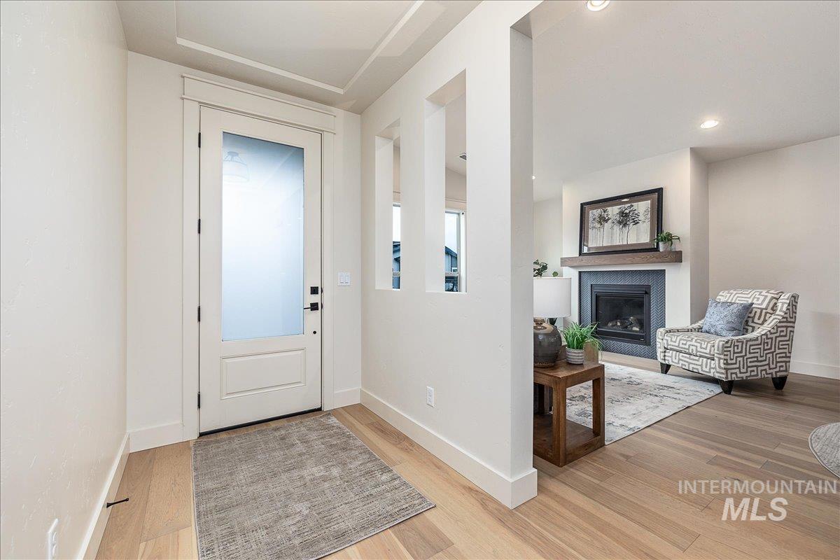 8320 W Meltwater Ln, Eagle, Idaho 83616, 3 Bedrooms, 2 Bathrooms, Residential For Sale, Price $565,000,MLS 98976193