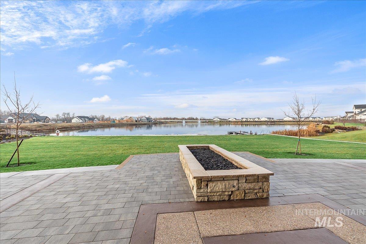 8320 W Meltwater Ln, Eagle, Idaho 83616, 3 Bedrooms, 2 Bathrooms, Residential For Sale, Price $565,000,MLS 98976193