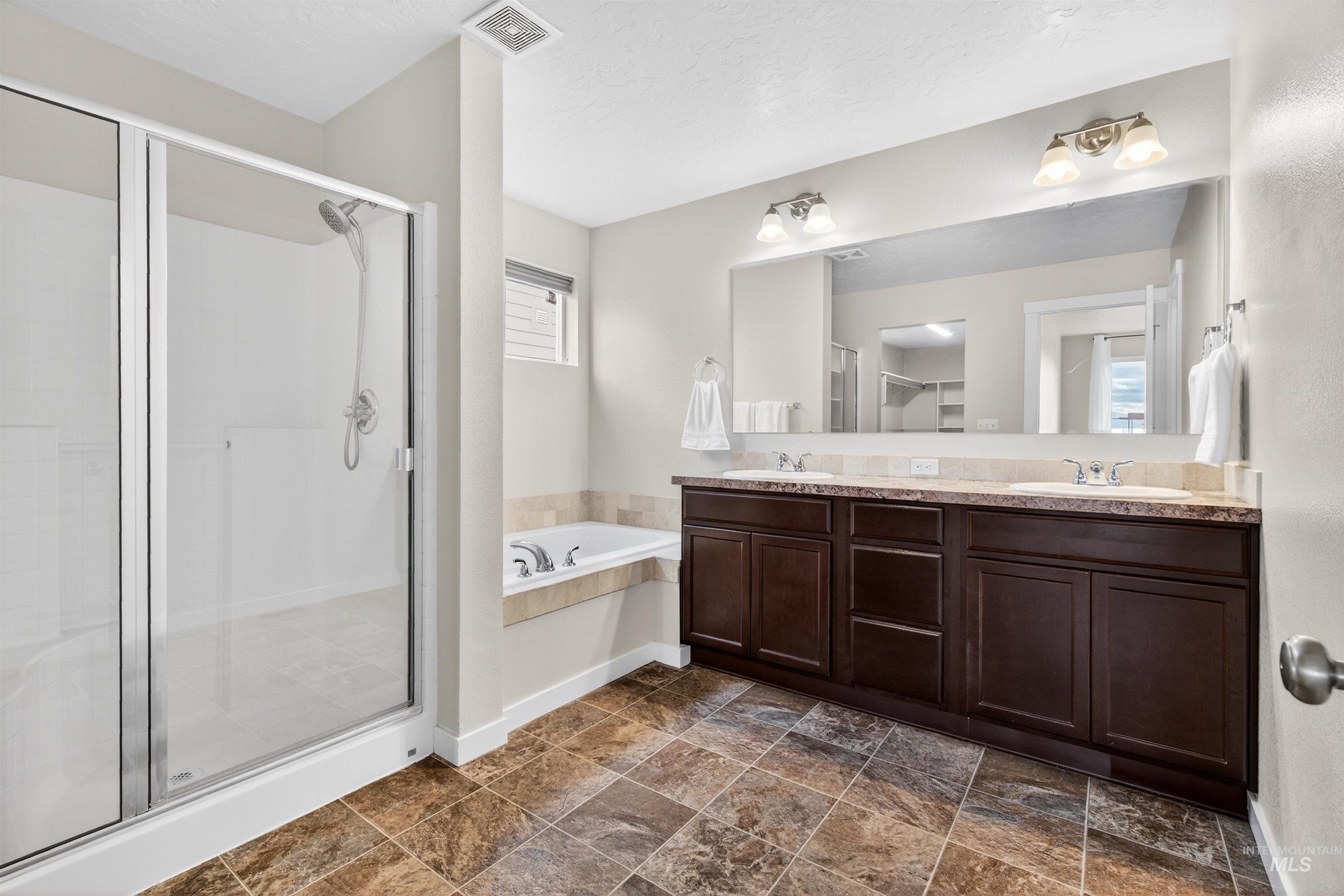 3525 S Fork Ave, Nampa, Idaho 83686, 5 Bedrooms, 2.5 Bathrooms, Residential For Sale, Price $474,900,MLS 98976194