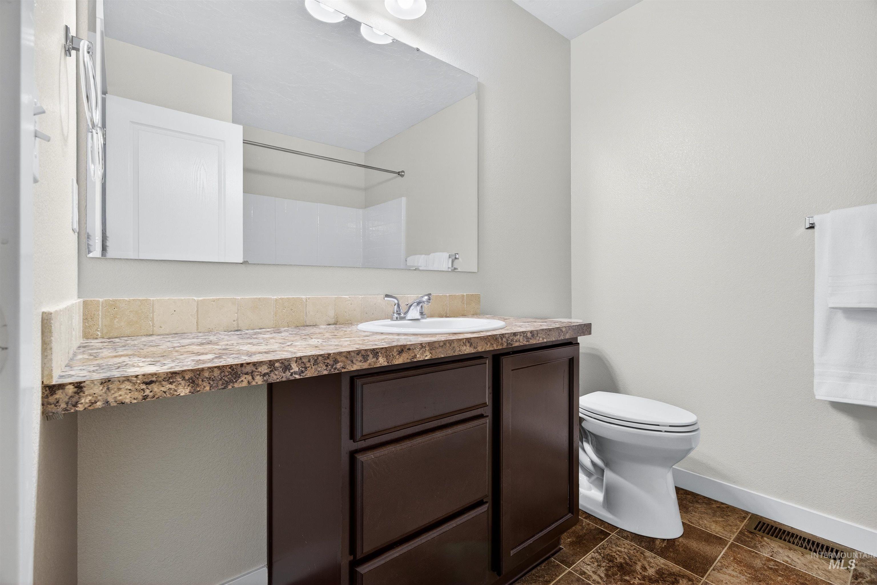 3525 S Fork Ave, Nampa, Idaho 83686, 5 Bedrooms, 2.5 Bathrooms, Residential For Sale, Price $474,900,MLS 98976194