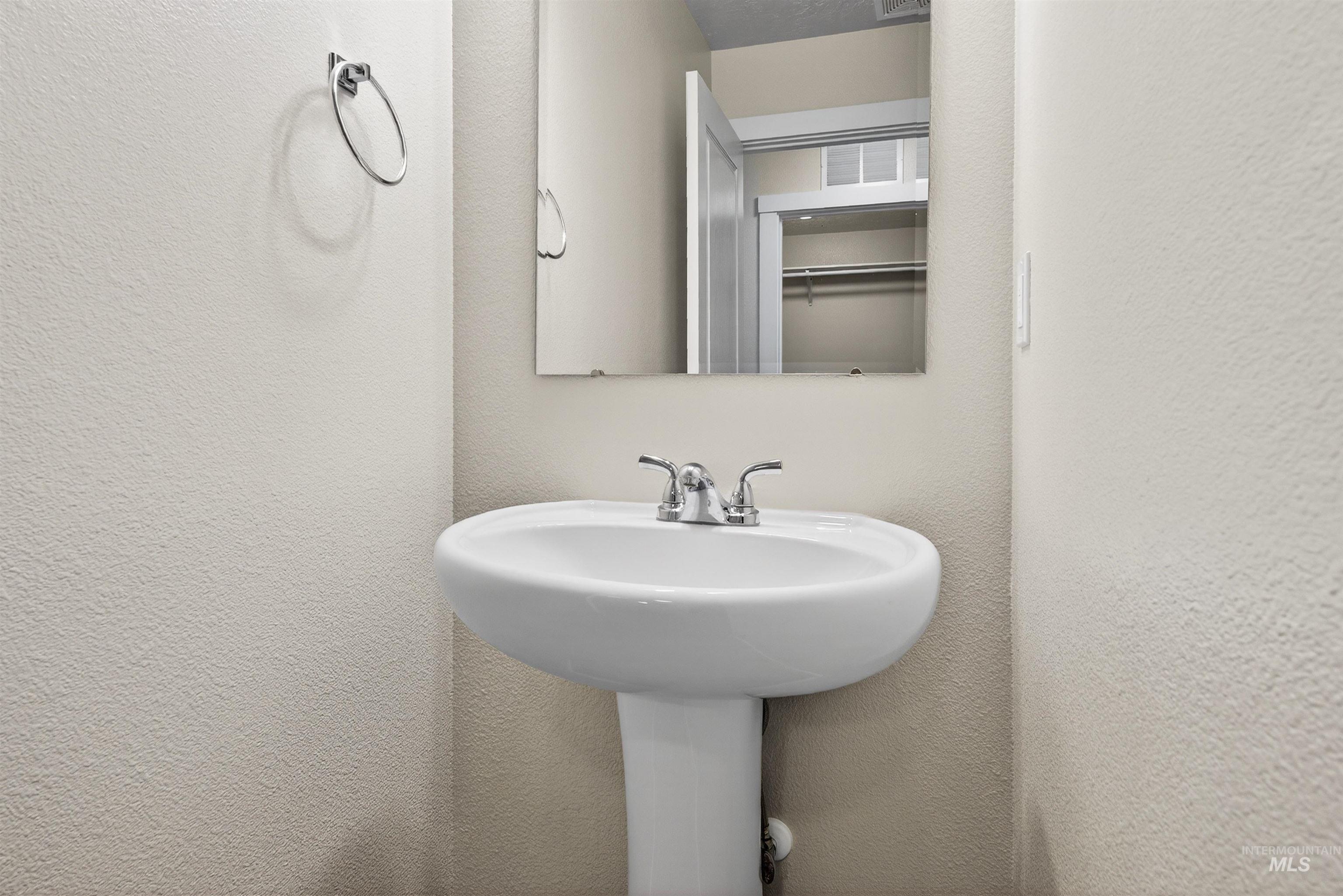 3525 S Fork Ave, Nampa, Idaho 83686, 5 Bedrooms, 2.5 Bathrooms, Residential For Sale, Price $474,900,MLS 98976194