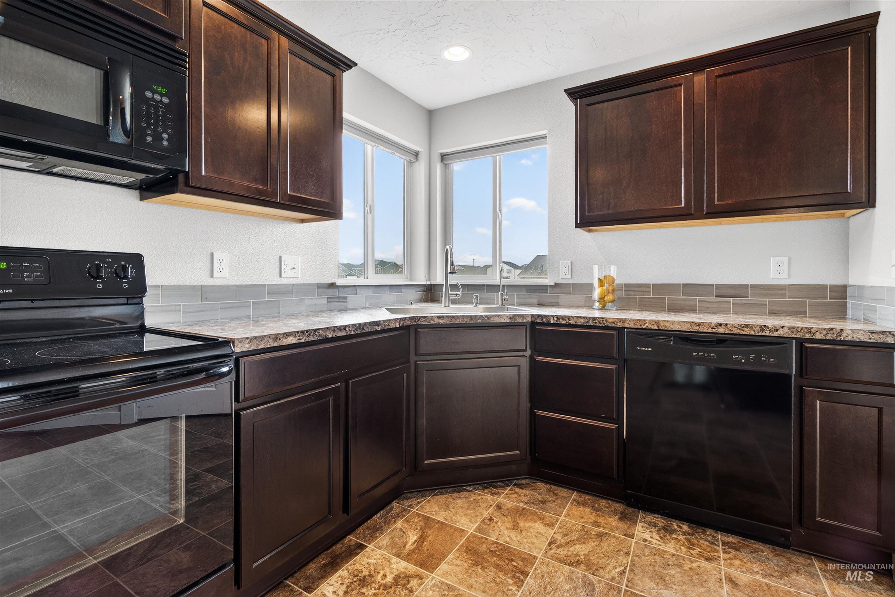 3525 S Fork Ave, Nampa, Idaho 83686, 5 Bedrooms, 2.5 Bathrooms, Residential For Sale, Price $474,900,MLS 98976194