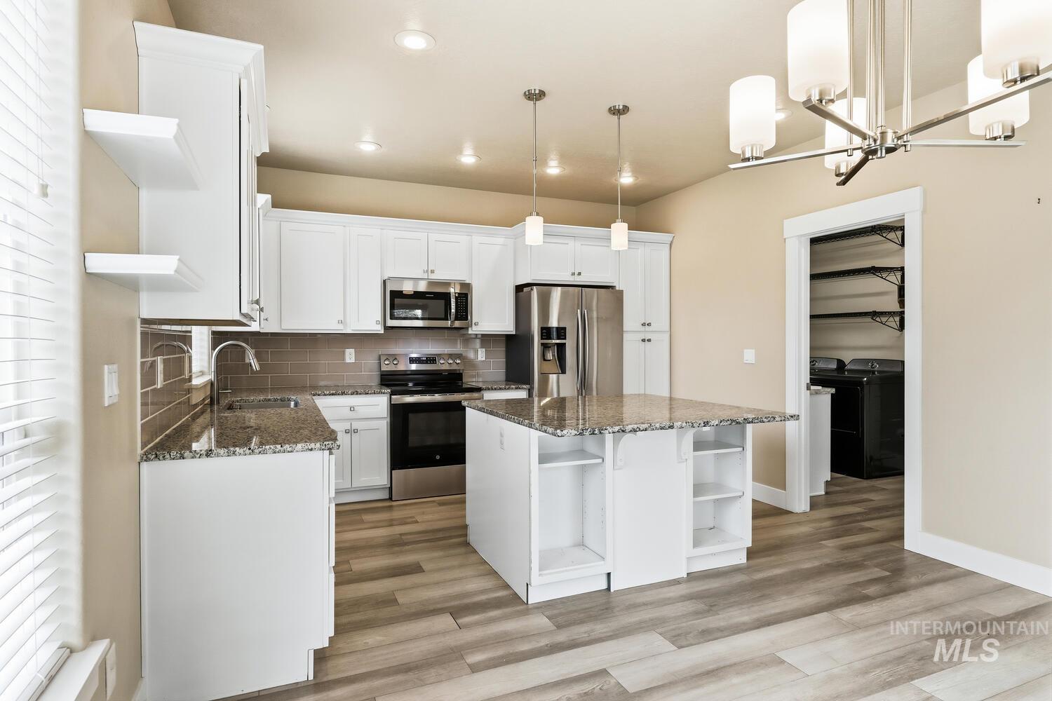 3003 W Moore St, Boise, Idaho 83702, 3 Bedrooms, 2.5 Bathrooms, Residential For Sale, Price $700,000,MLS 98976195