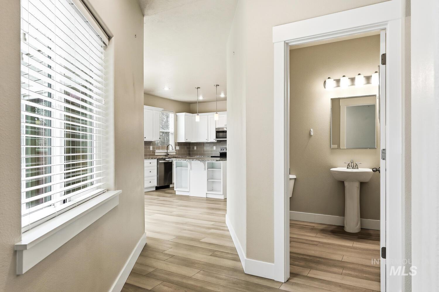 3003 W Moore St, Boise, Idaho 83702, 3 Bedrooms, 2.5 Bathrooms, Residential For Sale, Price $700,000,MLS 98976195