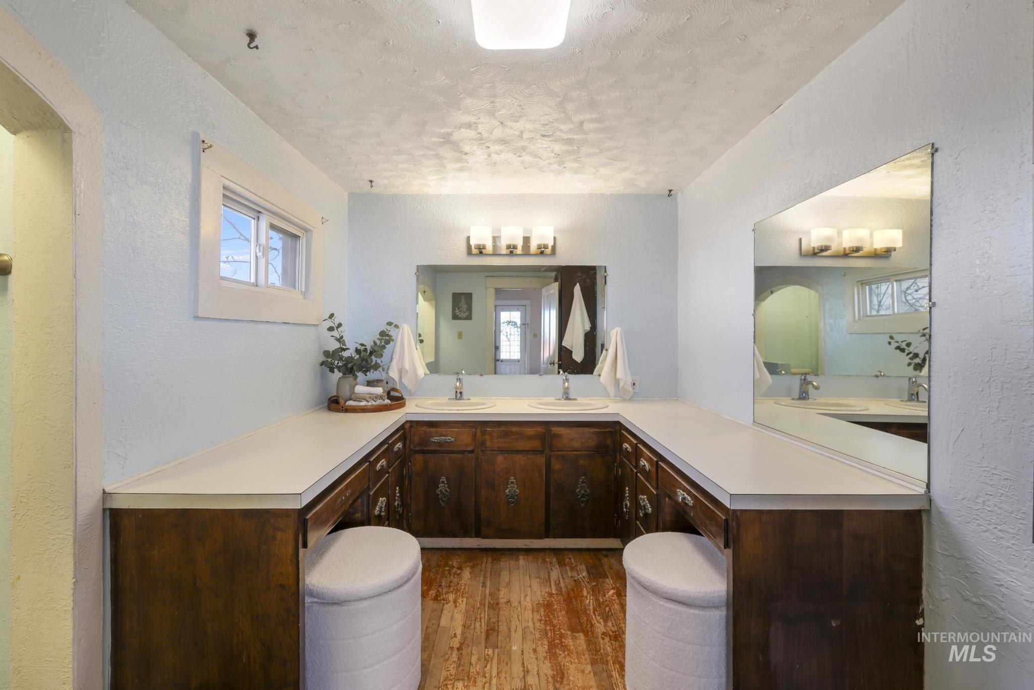 1017 Burley Avenue, Buhl, Idaho 83316, 3 Bedrooms, 1.5 Bathrooms, Residential For Sale, Price $298,000, 98976196