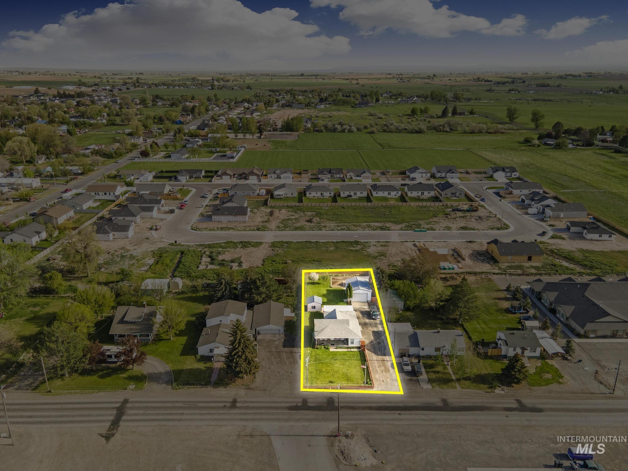 1017 Burley Avenue, Buhl, Idaho 83316, 3 Bedrooms, 1.5 Bathrooms, Residential For Sale, Price $298,000, 98976196