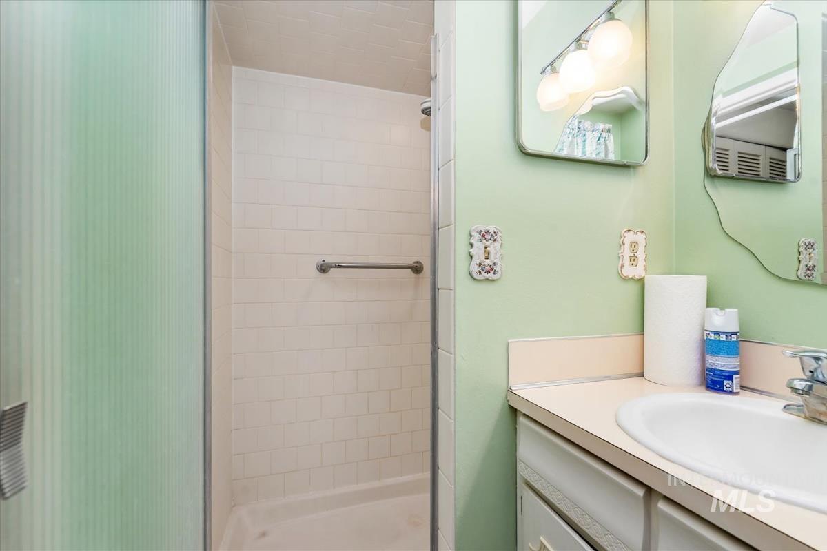 11360 W Lake Hazel Rd, Boise, Idaho 83709, 3 Bedrooms, 2 Bathrooms, Residential For Sale, Price $775,000,MLS 98976198