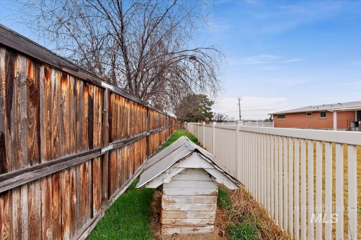 11360 W Lake Hazel Rd, Boise, Idaho 83709, 3 Bedrooms, 2 Bathrooms, Residential For Sale, Price $775,000,MLS 98976198