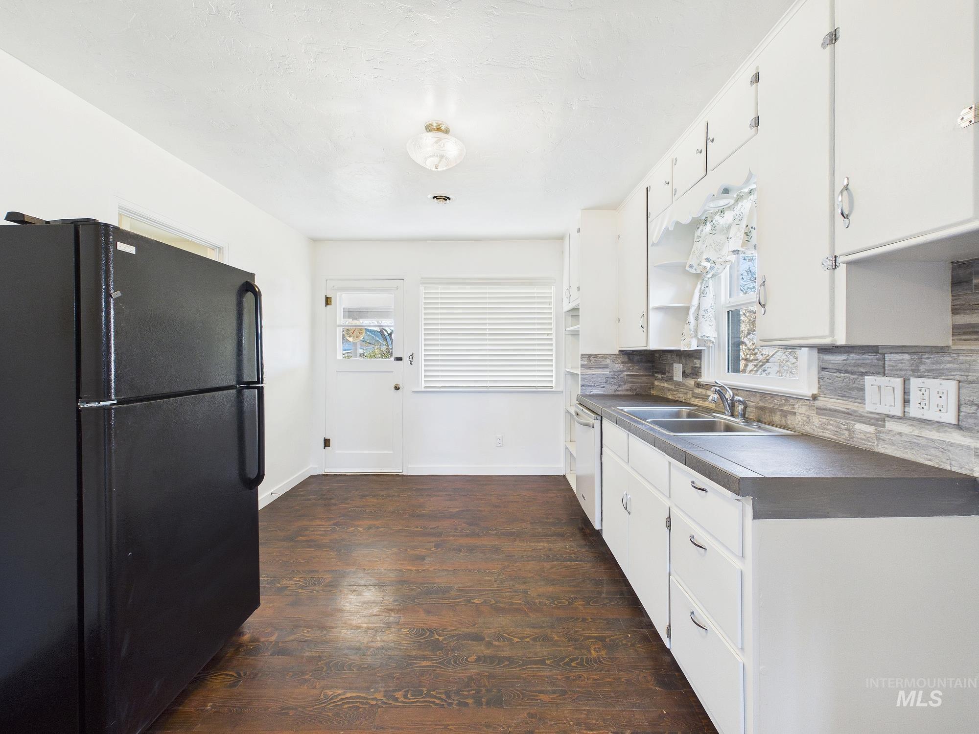 411 Maple Ave, Emmett, Idaho 83617, 2 Bedrooms, 2 Bathrooms, Residential For Sale, Price $315,000, 98976202